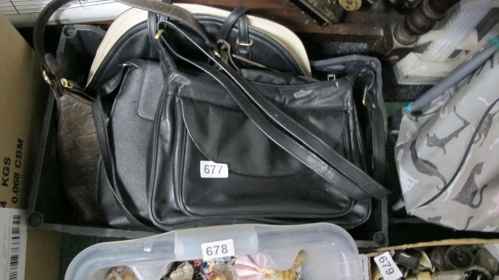 Lot 677: tub of bags