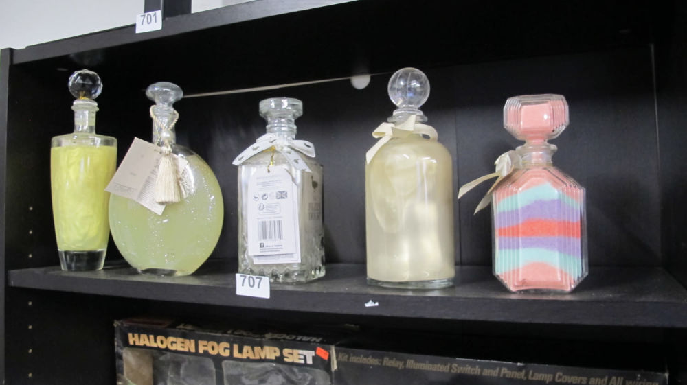 Lot 707: Various bathroom bubble bath bottles etc