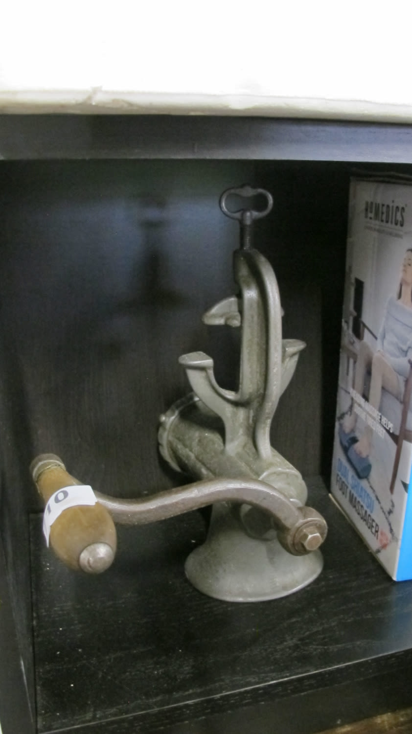 Lot 710: An old mincer