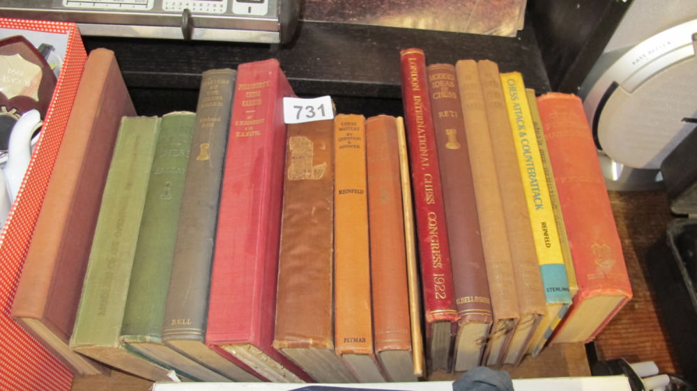 Lot 731: Collection of vintage books on chess