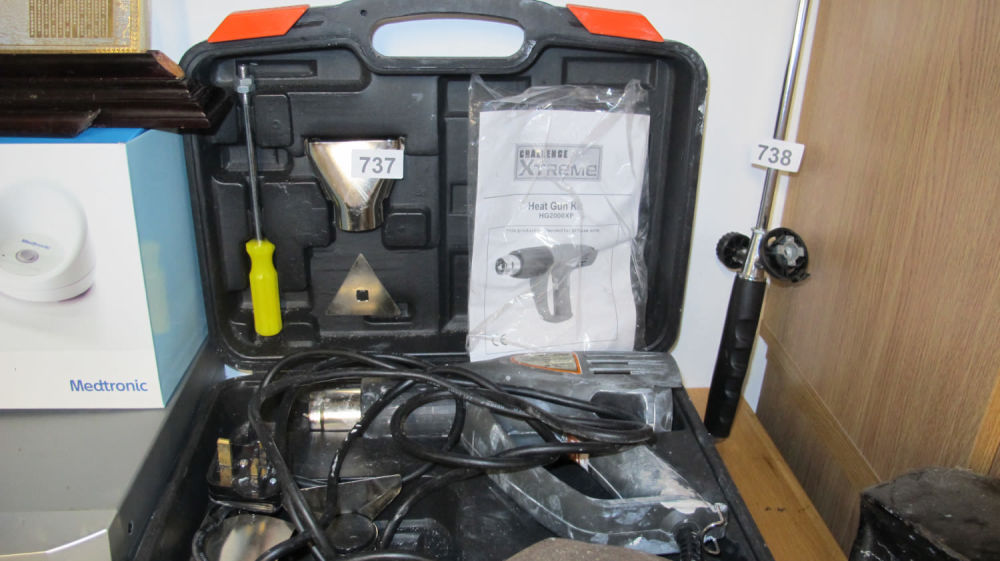 Lot 737: Heat gun kit