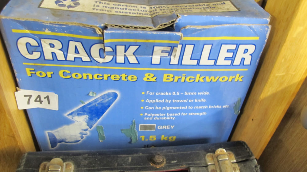 Lot 741: Crack filler. Unfortunately not suitable for a night...