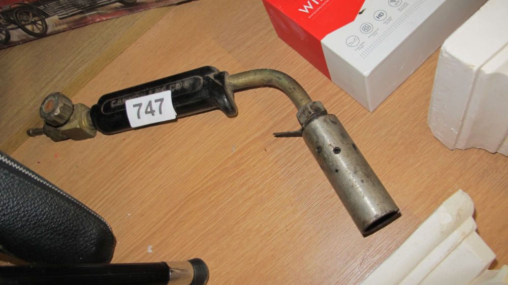 Lot 747: blow torch nozzle