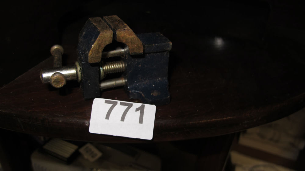 Lot 771: Model makers vice