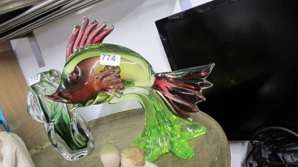 Lot 774: Murano glass fish sculpture