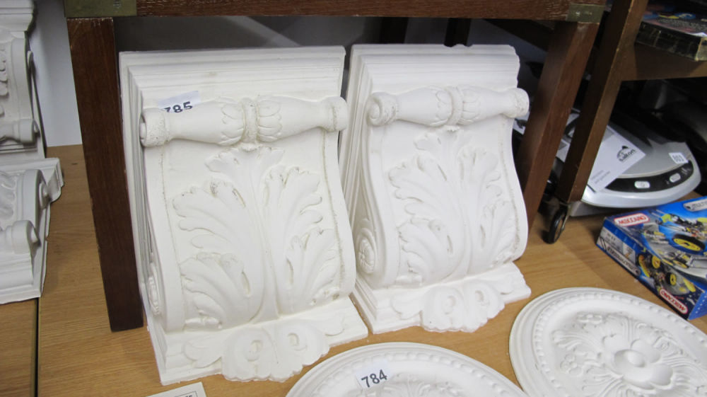 Lot 785: 2 Plaster corbels mouldings With dimensions of 29...