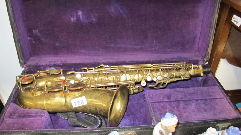 Lot 788: Vintage top quality saxophone 