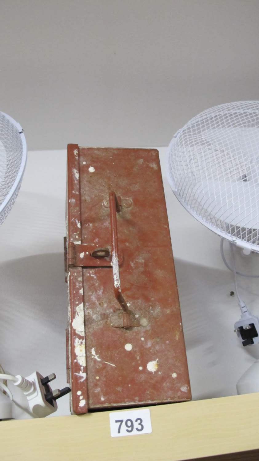 Lot 793: Metal storage case