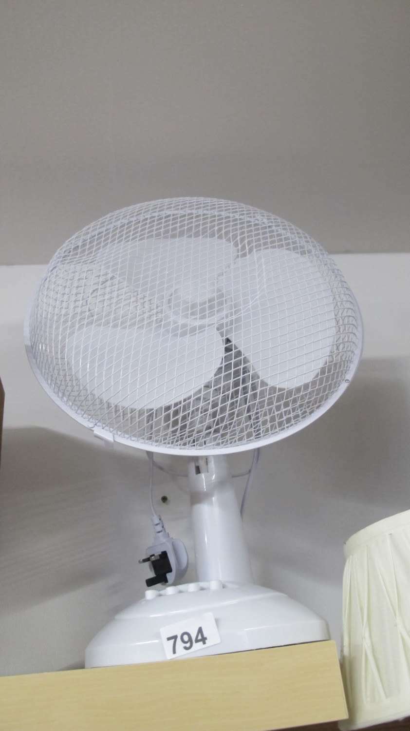 Lot 794: Desk fan
