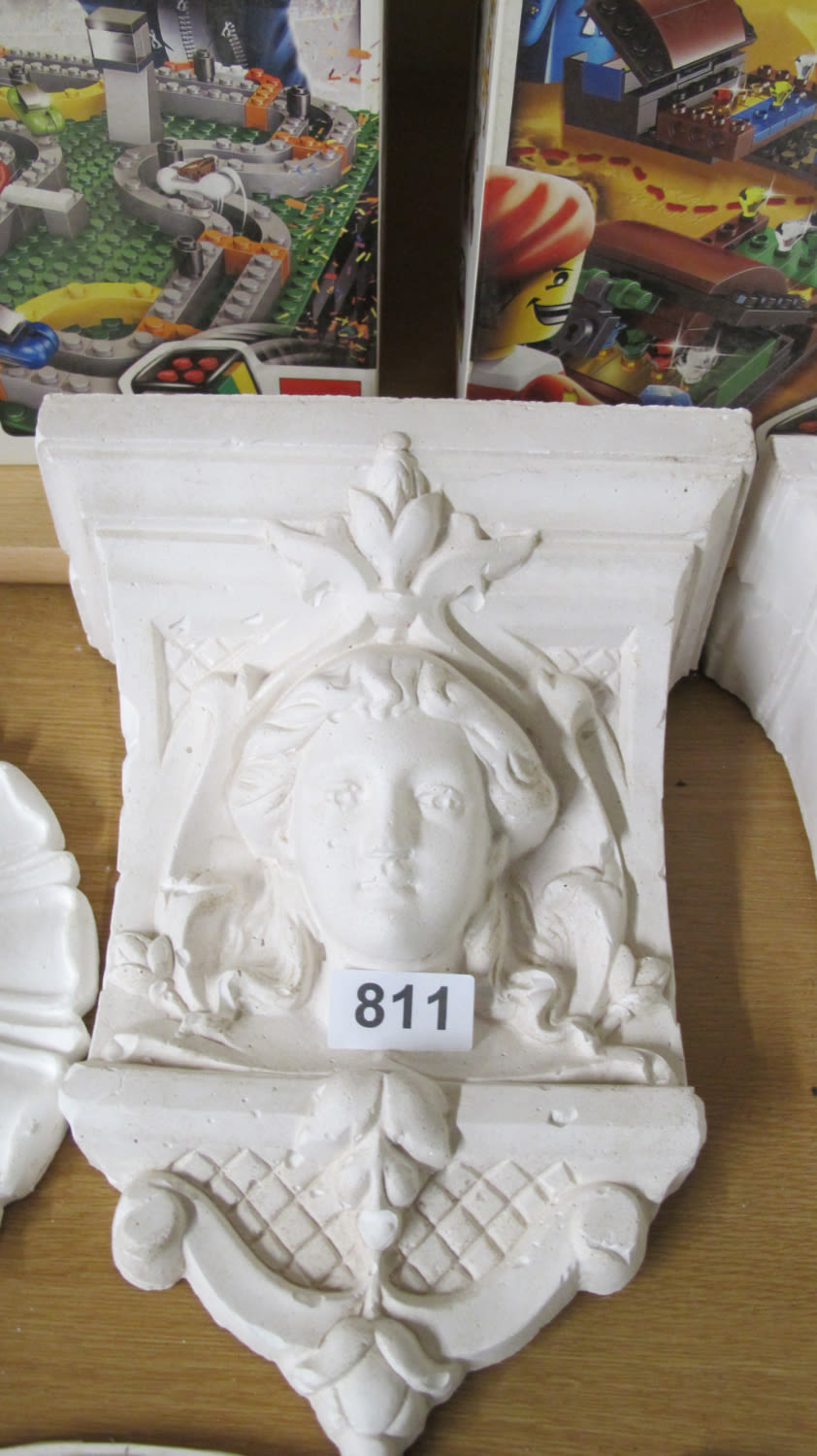 Lot 811: A beautiful ornate plaster moulding. The dimensions are...
