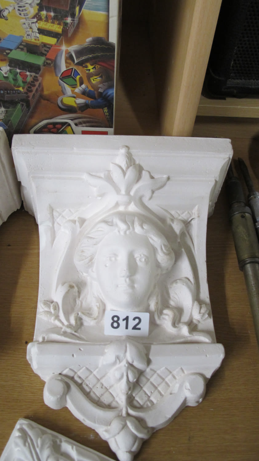Lot 812: A beautiful ornate plaster moulding. The dimensions are...