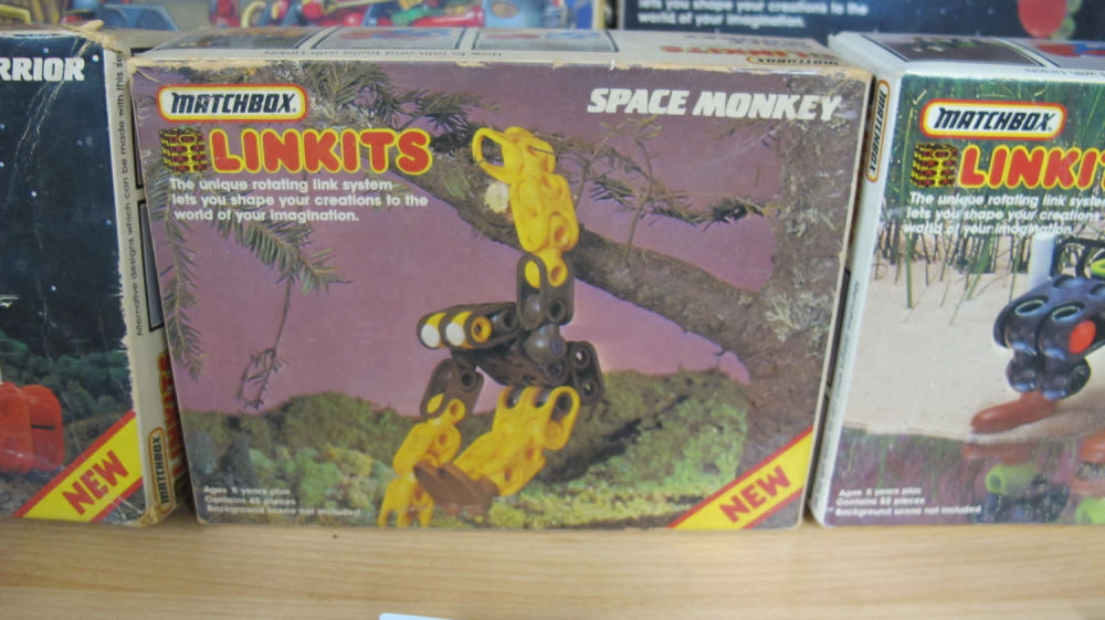 Lot 817: Vintage Matchbox Linkits