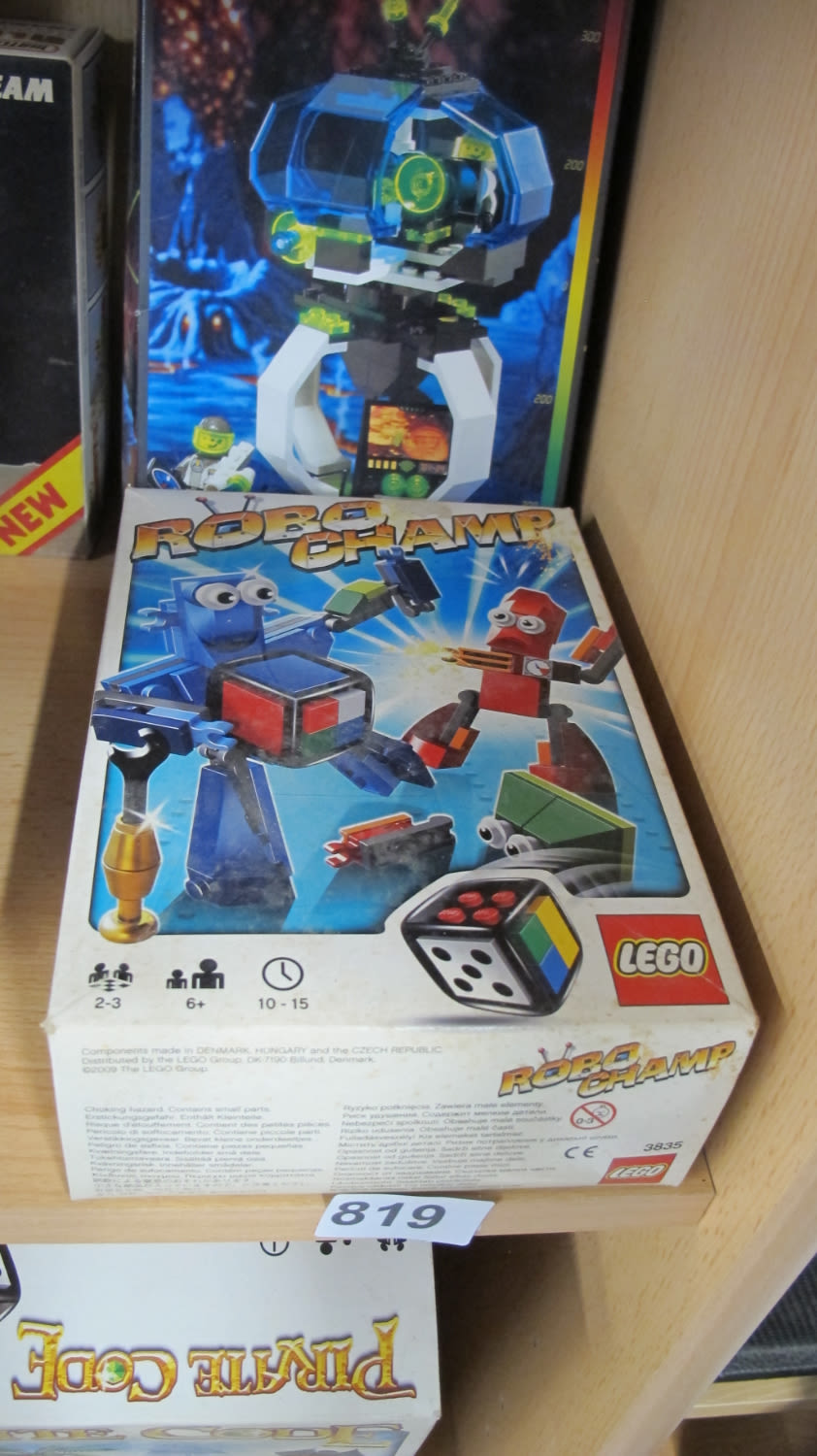 Lot 819: Lego Robochamp