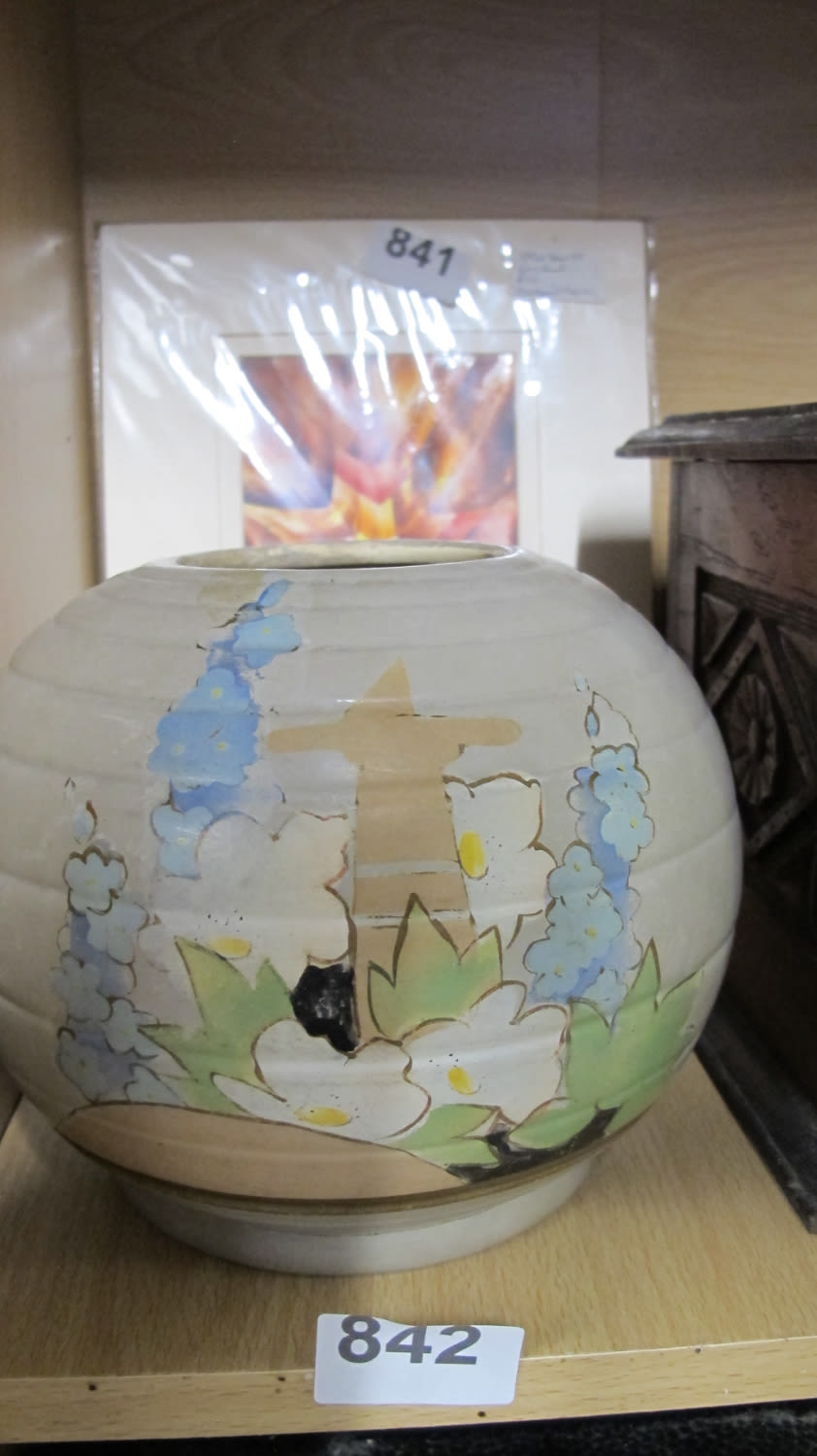 Lot 842: Art Deco globe vase