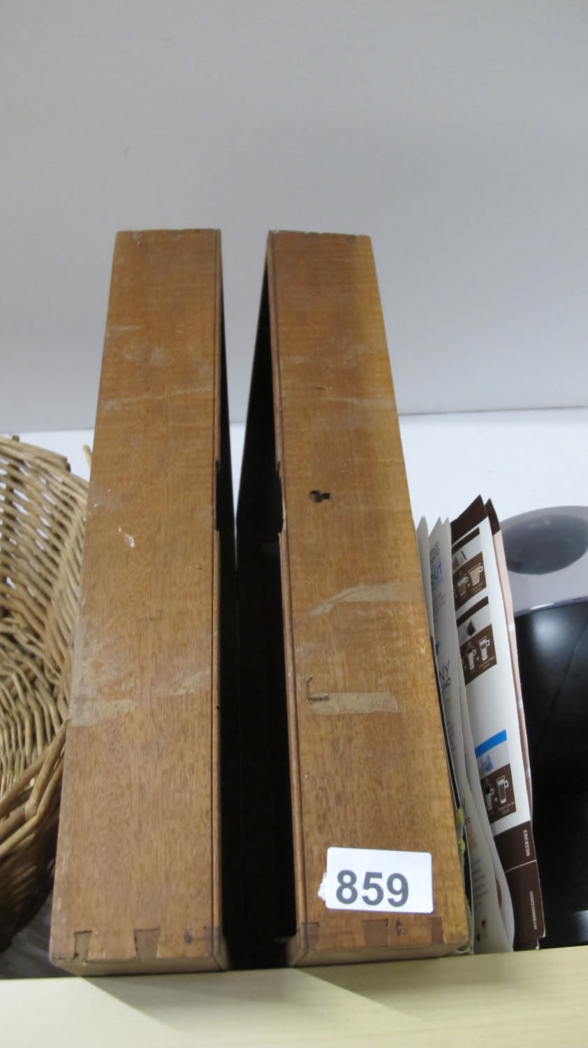 Lot 859: A wooden box