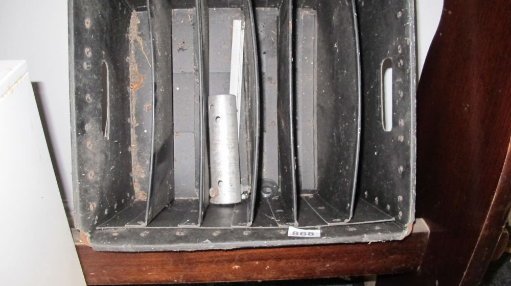 Lot 868: Storage box