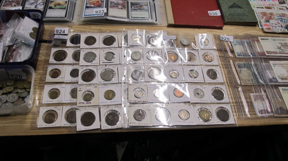 Lot 924: 3 sheets of vintage and antique British Empire...