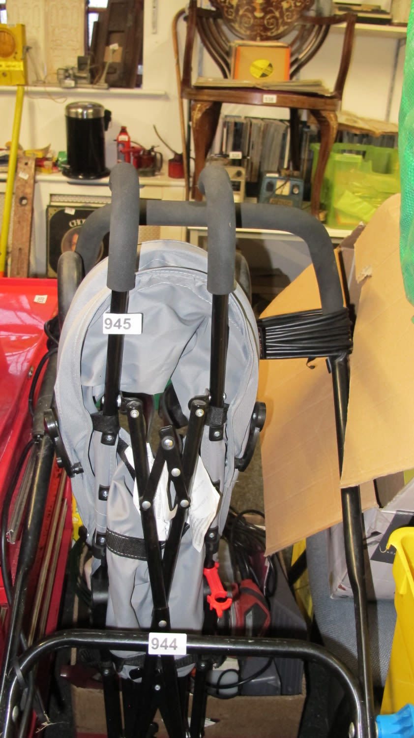 Lot 945: pram