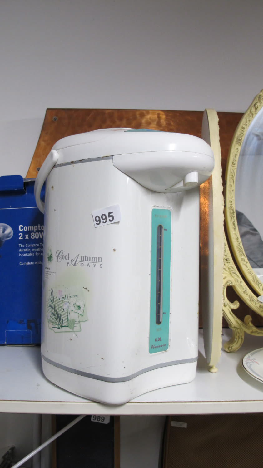 Lot 995: 6 litre drink dispenser