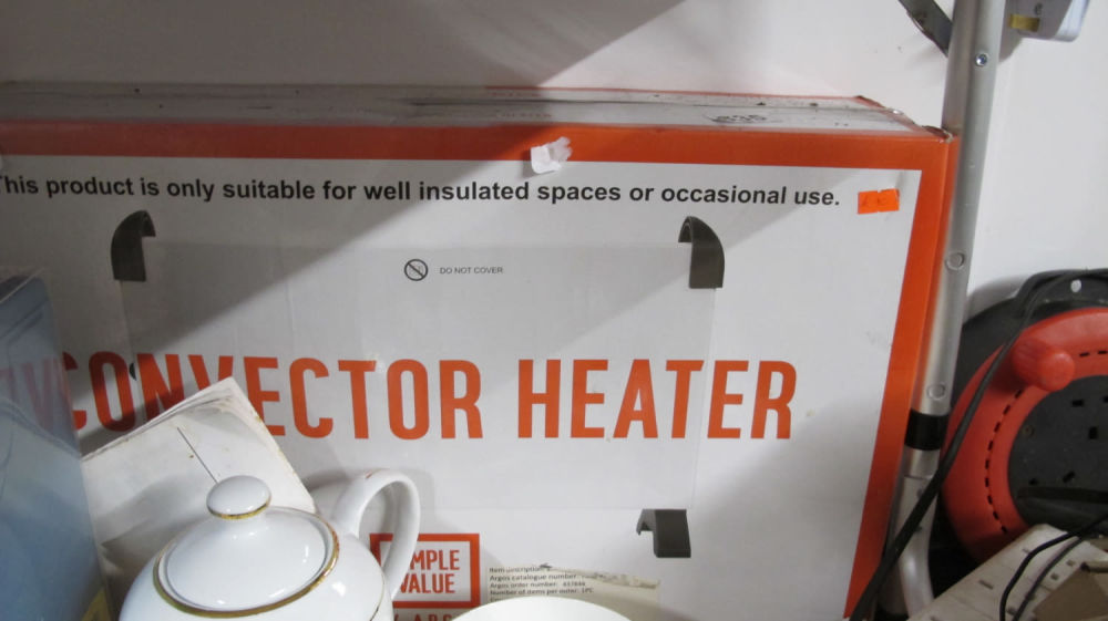 Lot 1009: Electric convector heater