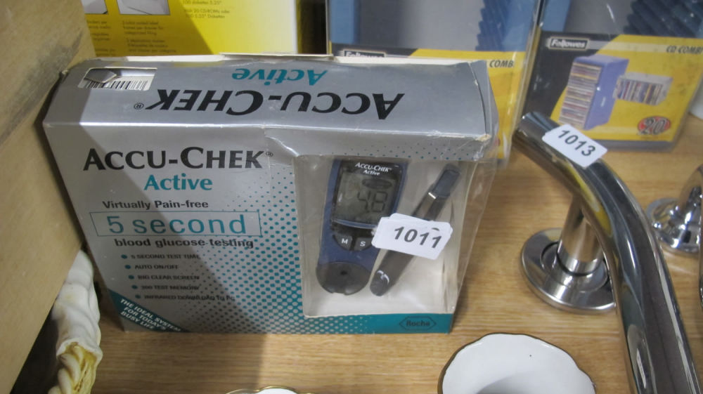 Lot 1011: Blood glucose tester