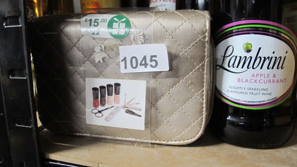 Lot 1045: No.7 gift set