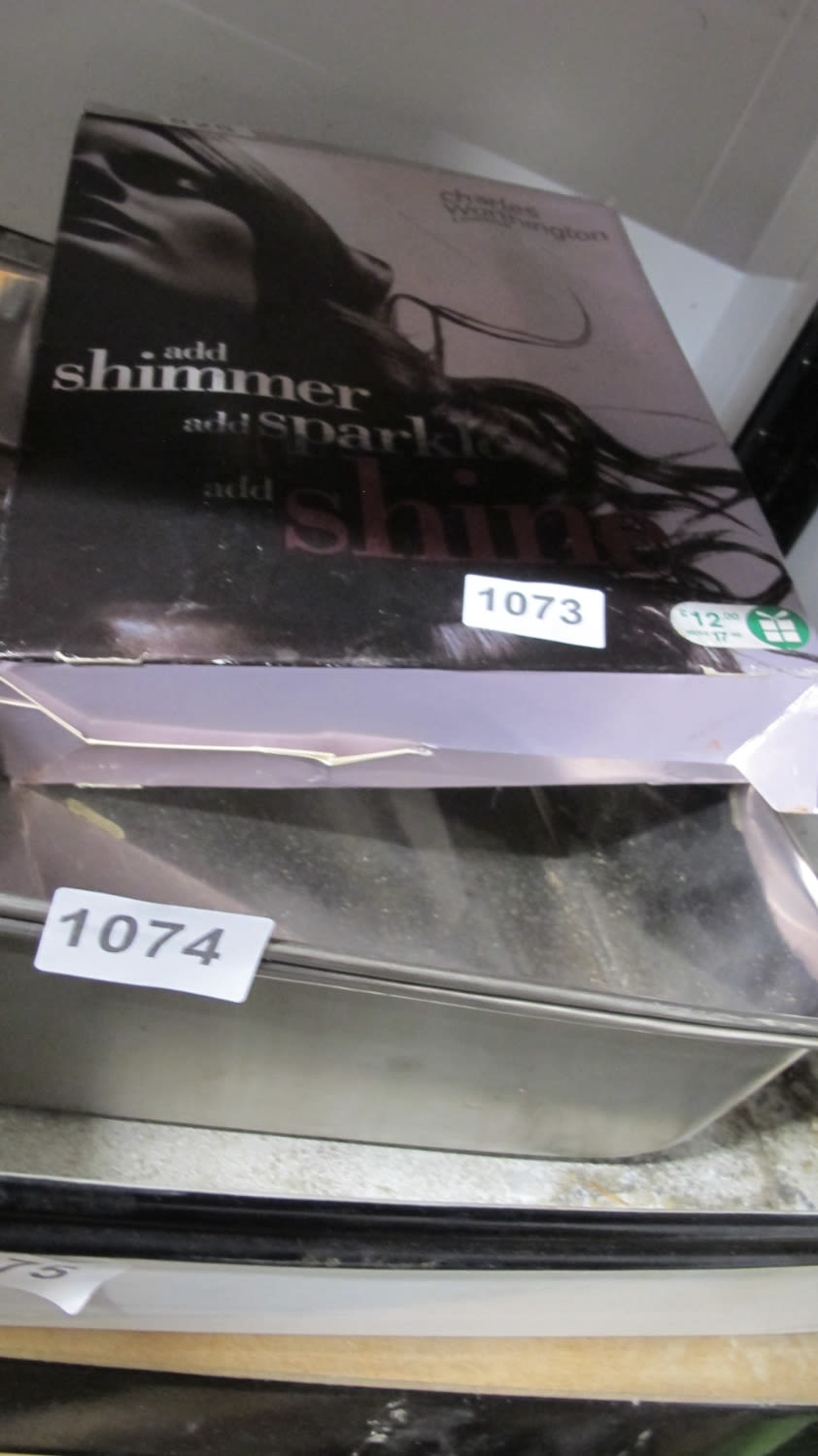 Lot 1073: Charles Worthington gift set