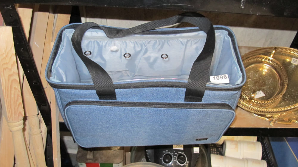 Lot 1096: Wool storage knitting bag