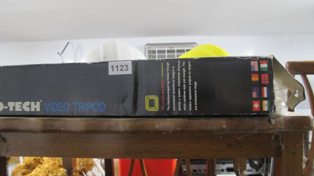 Lot 1123: Video tripod