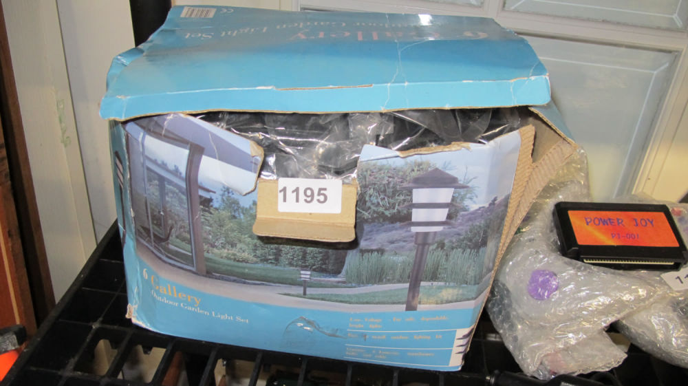 Lot 1195: Garden light set