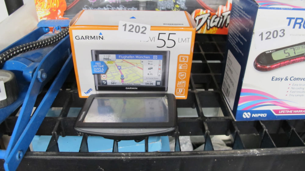 Lot 1202: Garmin sat nav