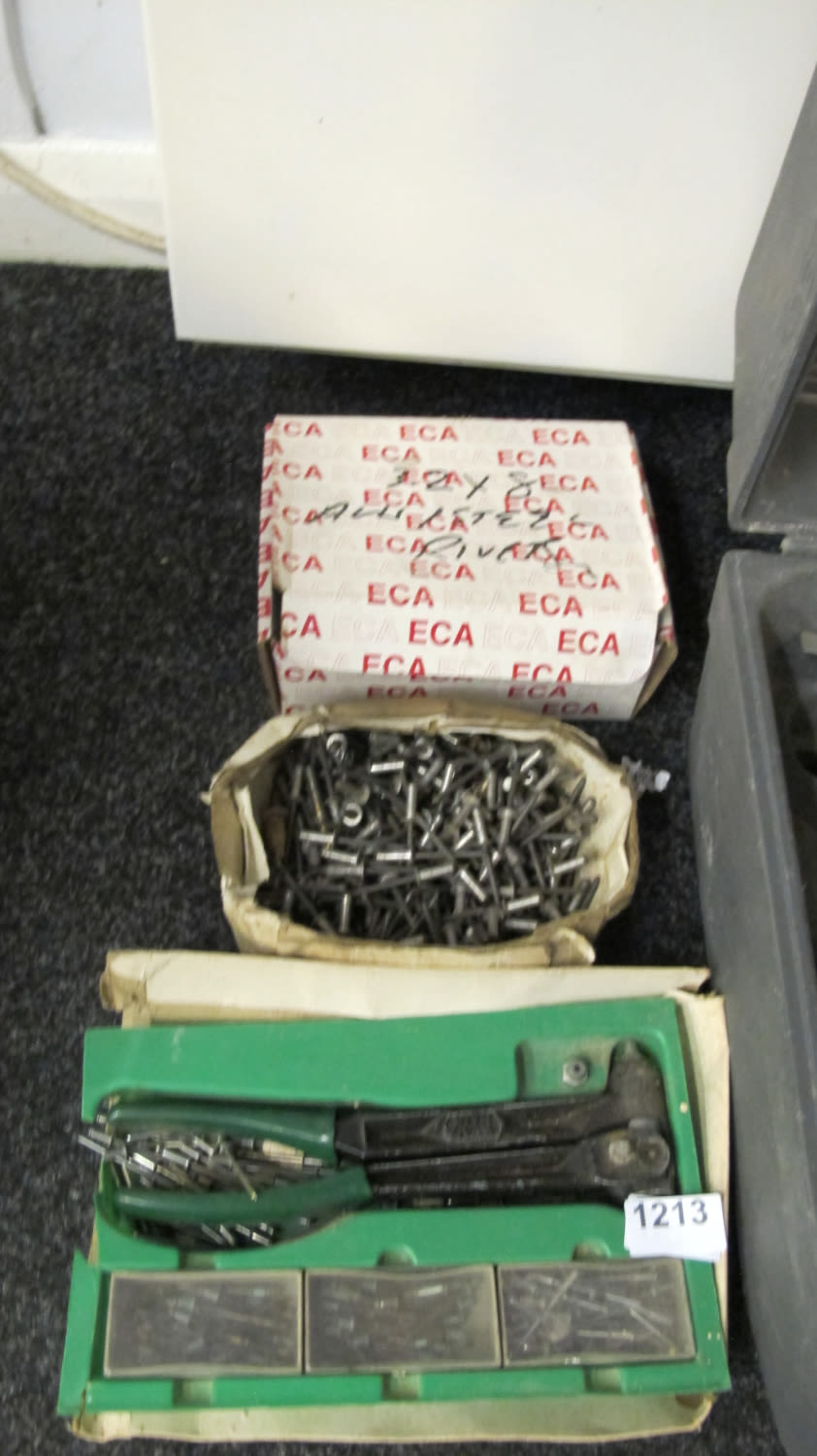Lot 1213: Rivets and riveter