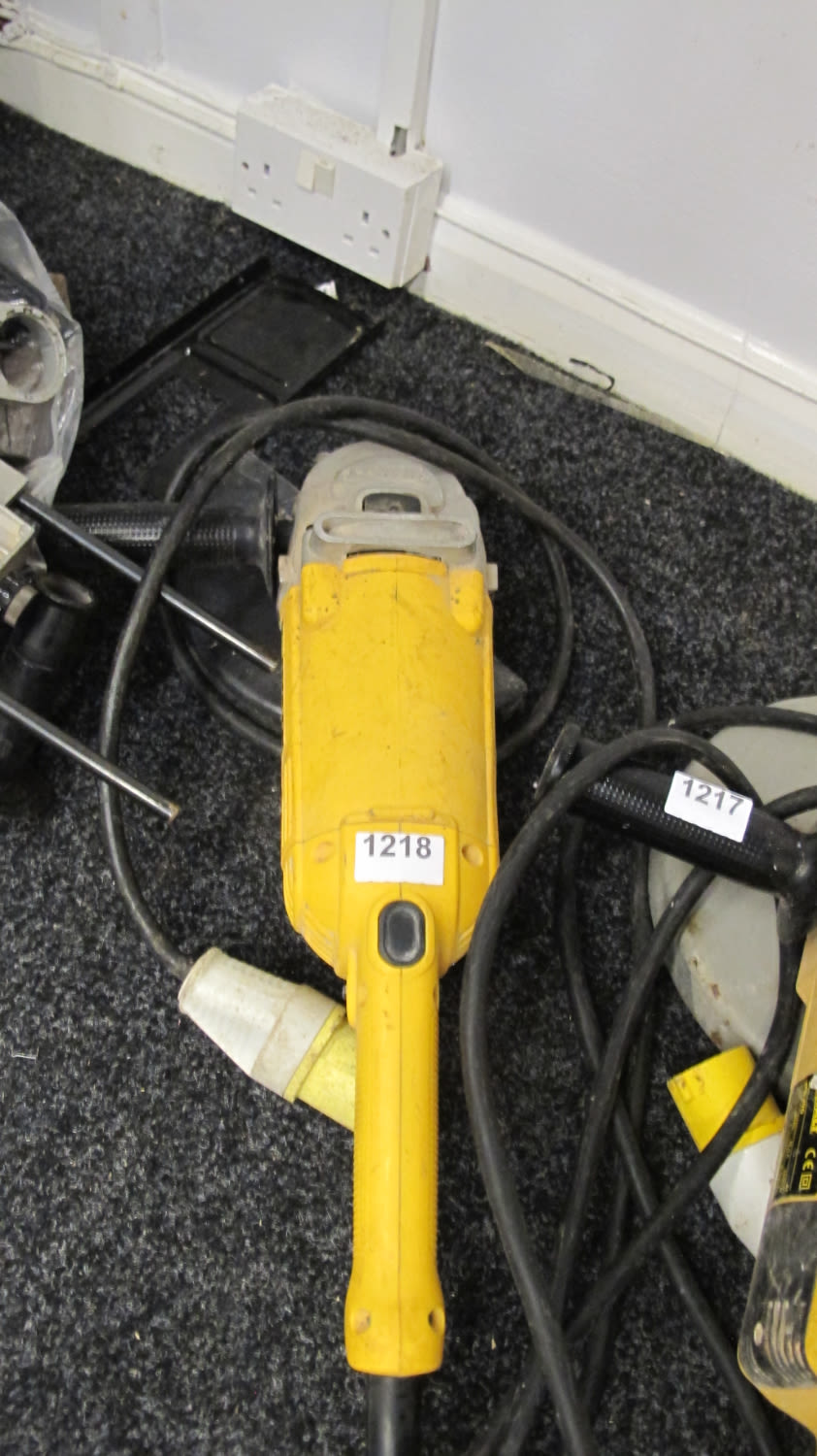 Lot 1218: Angle grinder