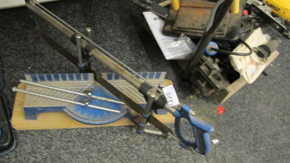 Lot 1220: Mitre saw