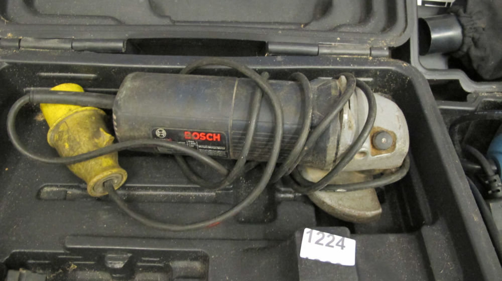Lot 1224: Angle grinder