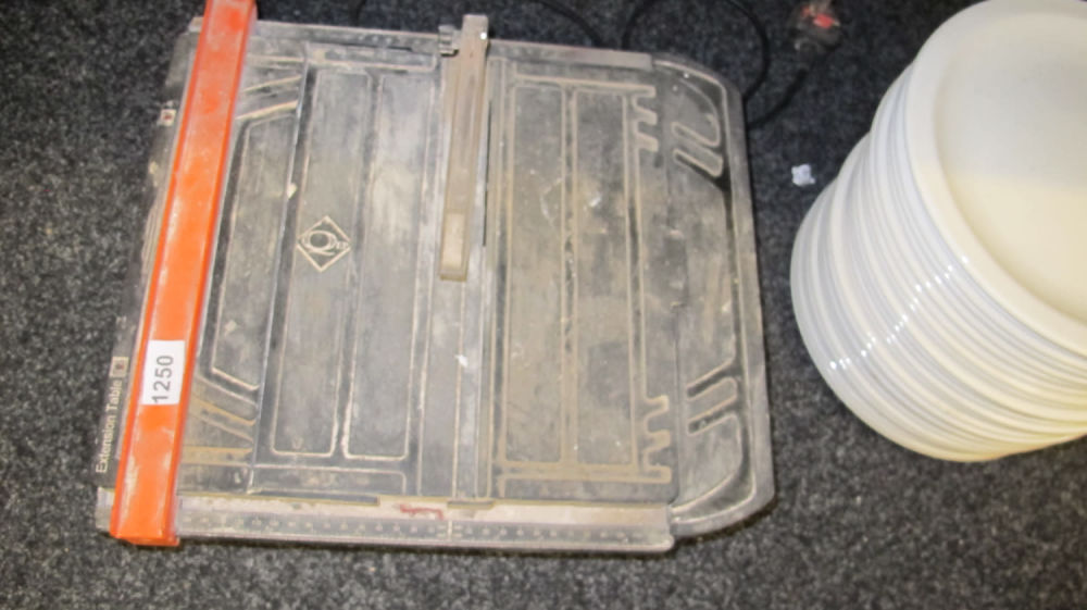 Lot 1250: Saw extension table
