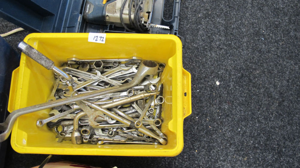 Lot 1272: Tub of spanners