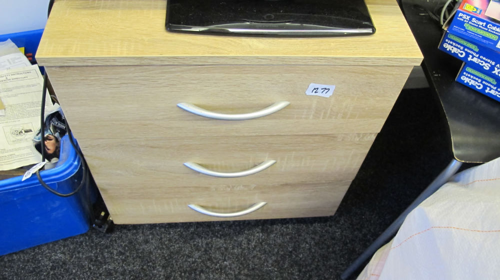 Lot 1277: Drawers