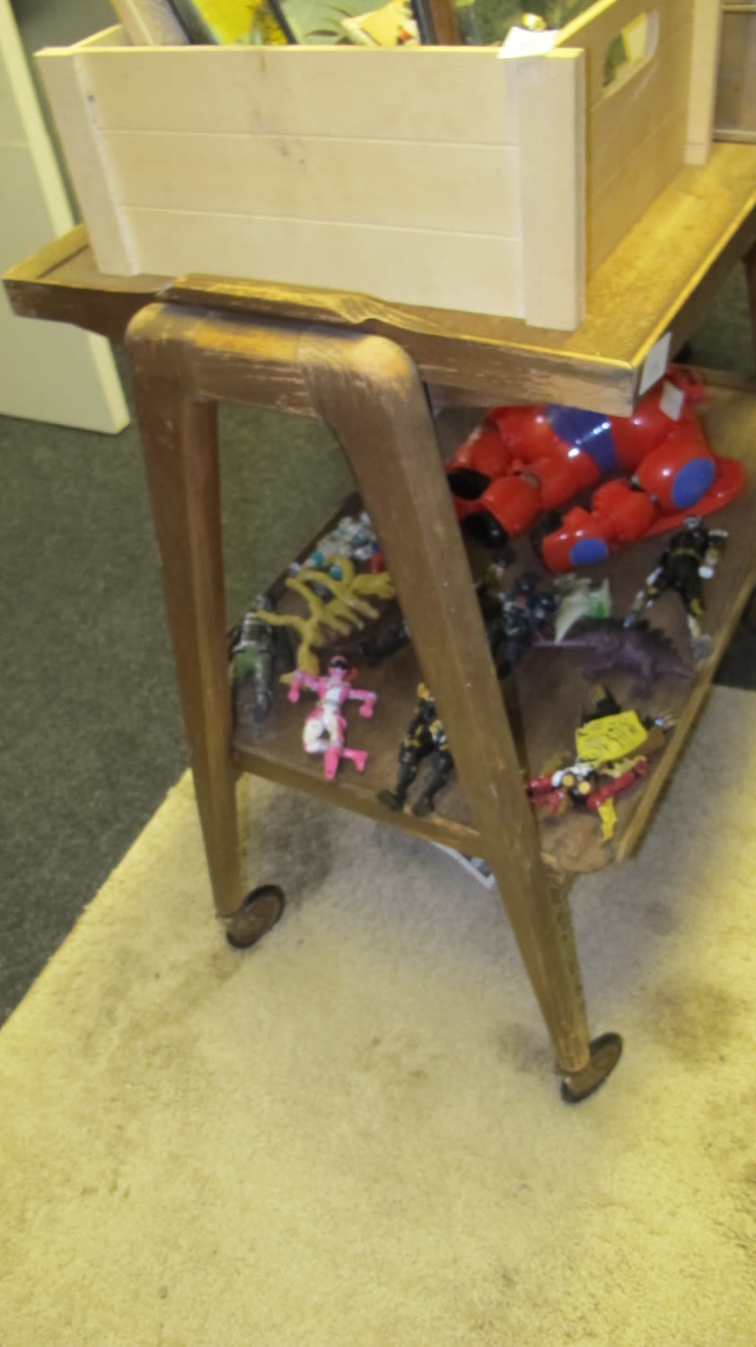 Lot 1296: Vintage tea trolley