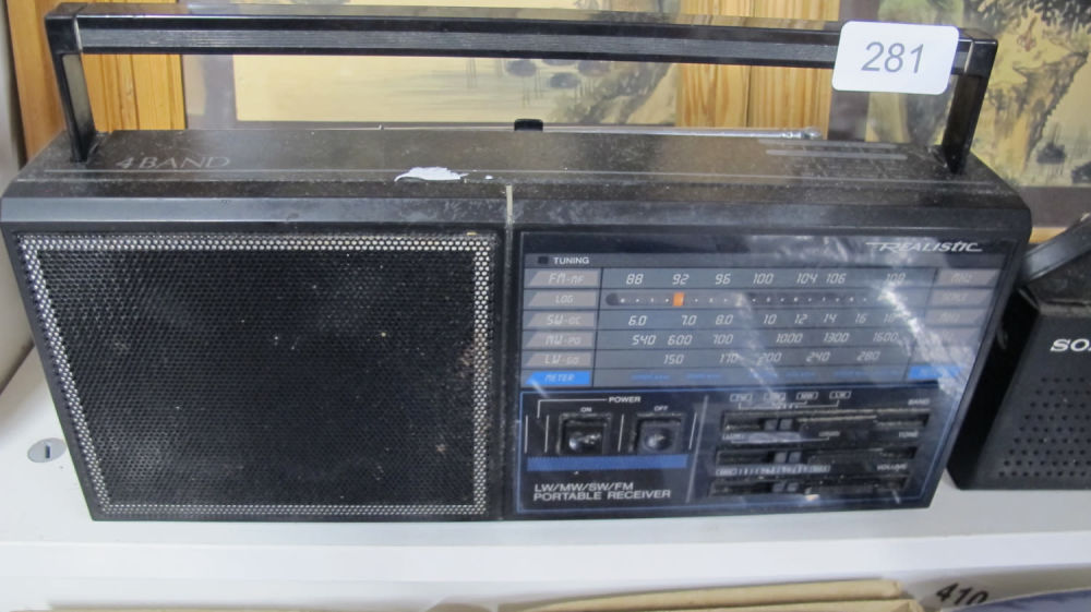 Lot 281: Realistic radio
