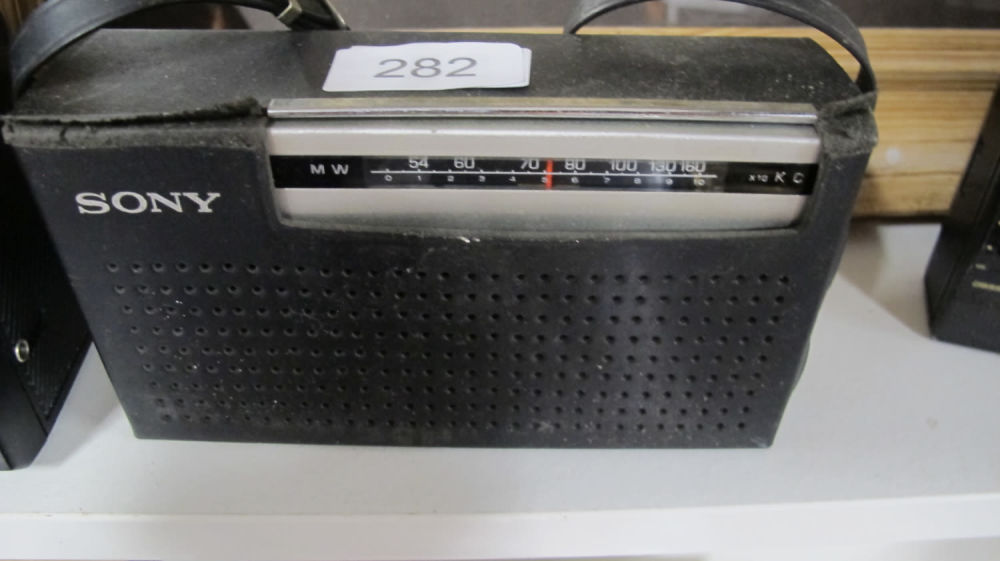 Lot 282: Sony radio