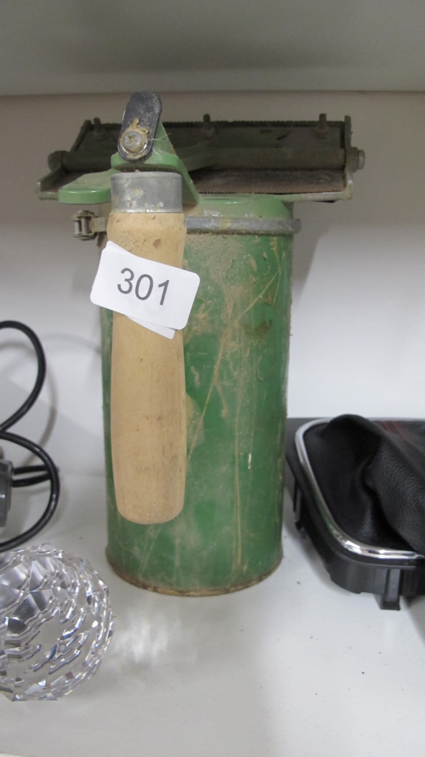 Lot 301: Sadiq Khan - a special tool.