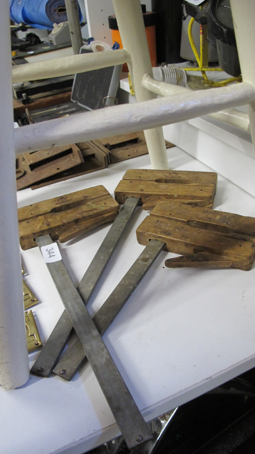 Lot 344: 3 x Klemmsia Zwinge Carpenters wooden sash clamps