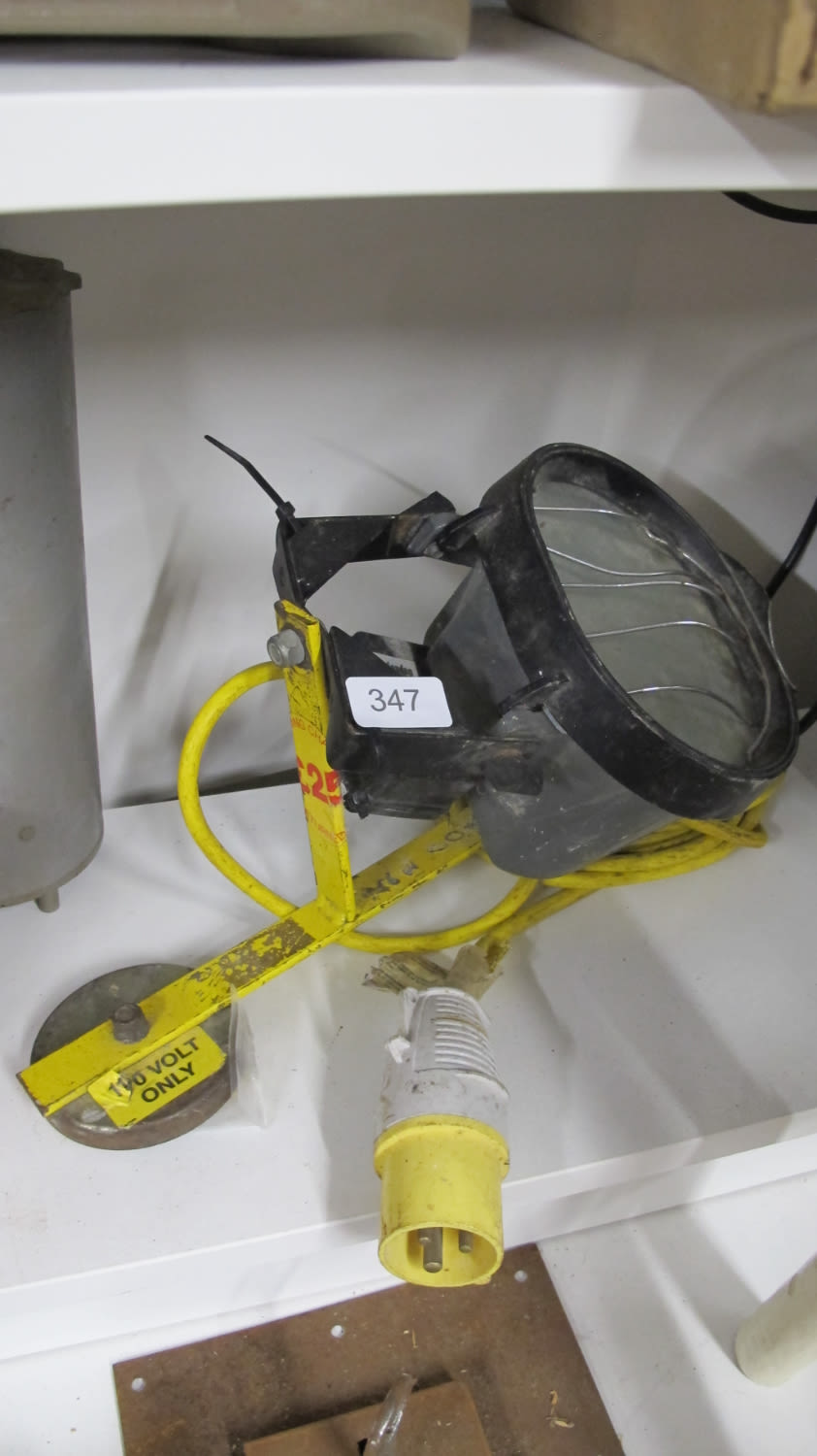 Lot 347: Site lamp 110v