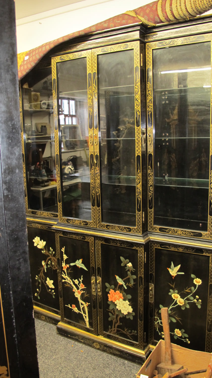 Lot 416: Large impressive oriental ebonised painted cabinet