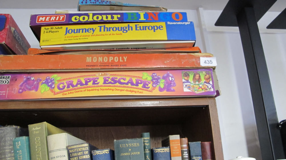 Lot 435: A quantity of games