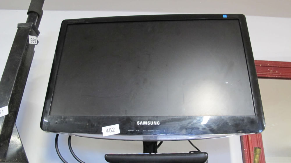 Lot 452: Samsung tv