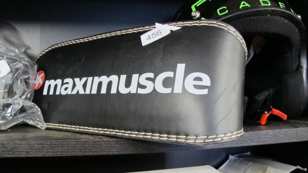 Lot 455: maximuscle belt