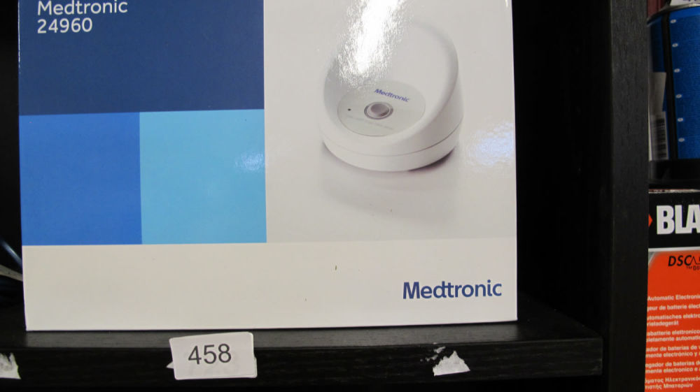 Lot 458: Medtronic remote heart pacemaker monitor
