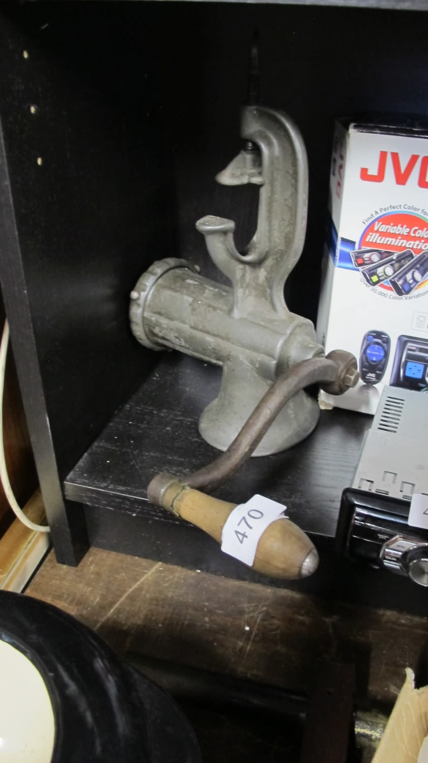 Lot 470: An old mincer